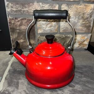 Le Creuset Red Classic Whistling Tea Kettle